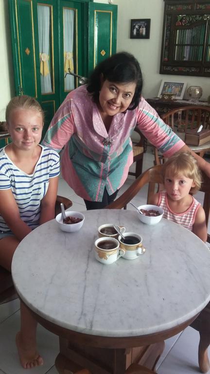 Pendopo Andari Homestay Jogyakarta Zewnętrze zdjęcie