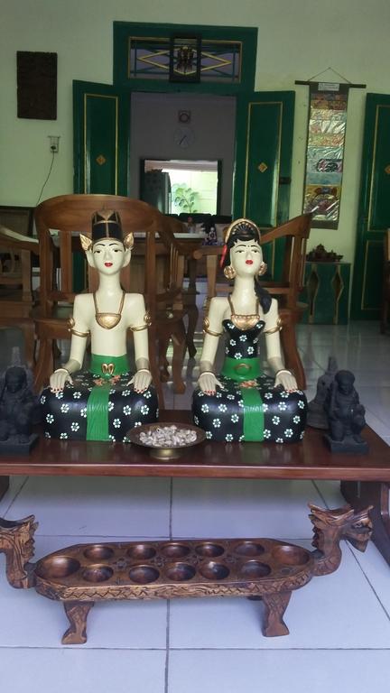 Pendopo Andari Homestay Jogyakarta Zewnętrze zdjęcie