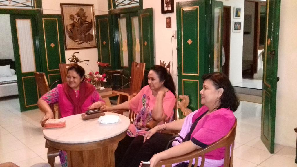 Pendopo Andari Homestay Jogyakarta Zewnętrze zdjęcie
