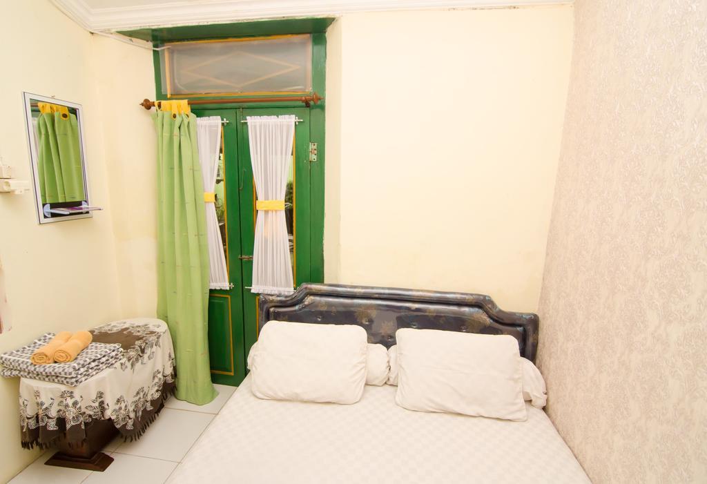Pendopo Andari Homestay Jogyakarta Zewnętrze zdjęcie