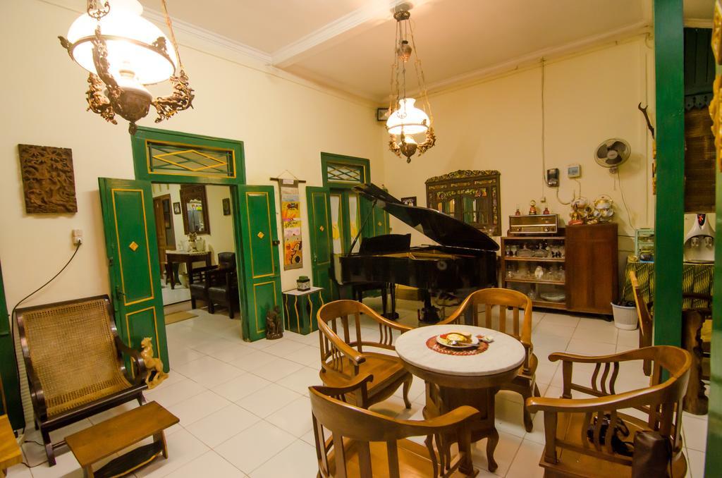 Pendopo Andari Homestay Jogyakarta Zewnętrze zdjęcie