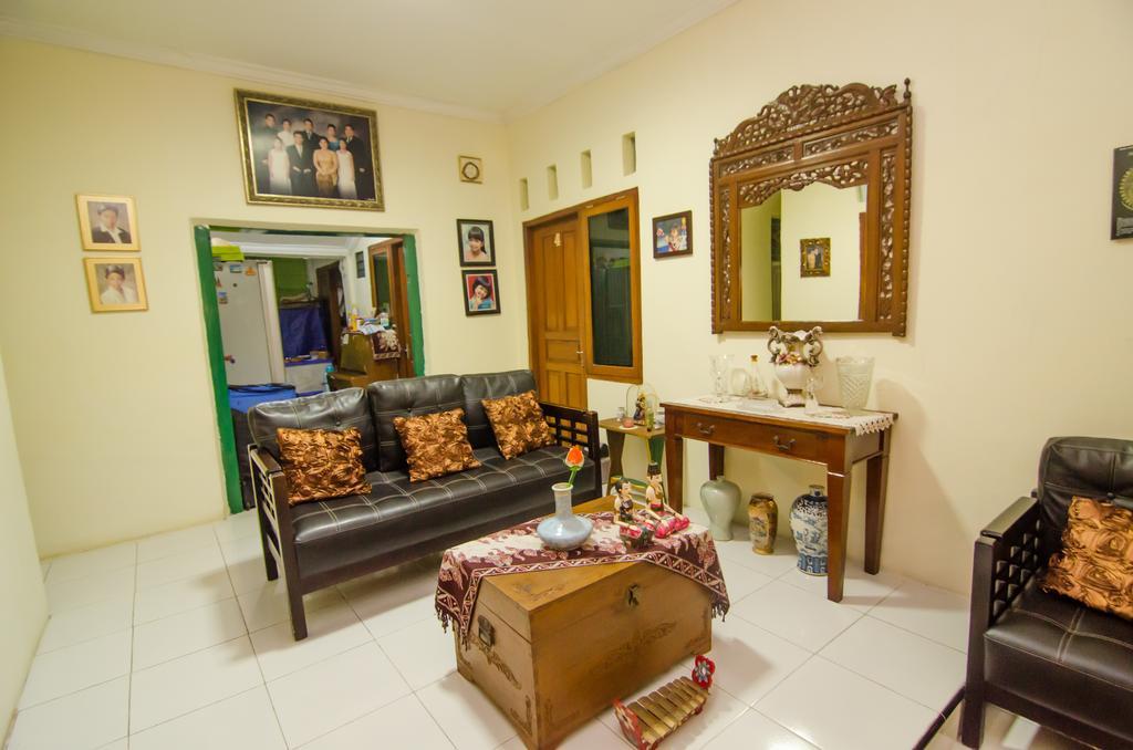 Pendopo Andari Homestay Jogyakarta Zewnętrze zdjęcie